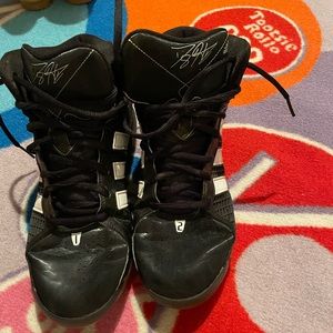 Mens Adidas adiPower Howard
G20281 Black White 2011 Basketball
Shoes. NO BOX